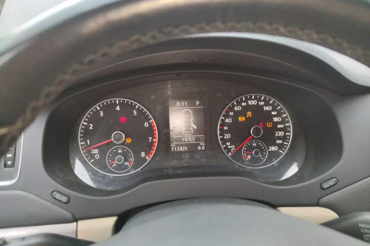 Used Volkswagen Sagitar 2012 1.4TSI Automatic Luxury Edition Instrument Cluster