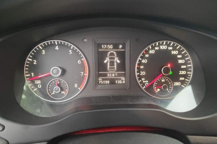 Used Volkswagen Sagitar 2012 1.4TSI Automatic Luxury Edition Instrument Cluster