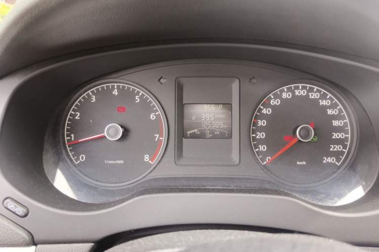 Used Volkswagen Sagitar 2012 1.6L Automatic Comfort Edition Instrument Cluster