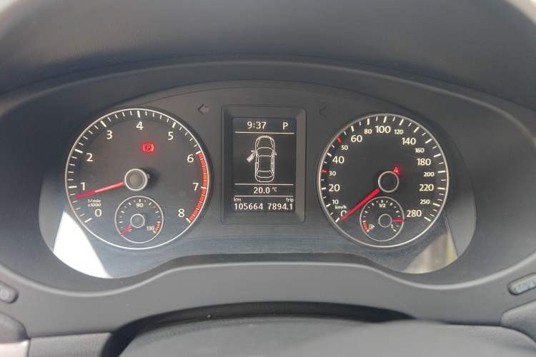 Used Volkswagen Sagitar 2012 1.4TSI Automatic Luxury Edition Instrument Cluster