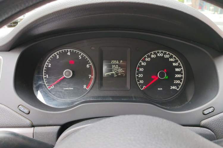 Used Volkswagen Sagitar 2012 1.6L Automatic Fashion Edition Instrument Cluster