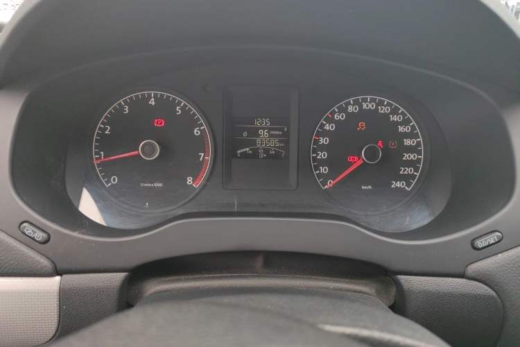 Used Volkswagen Sagitar 2012 1.6L Manual Comfort Model Instrument Cluster