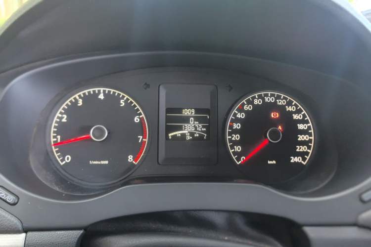 Used Volkswagen Sagitar 2012 1.6L Manual Comfort Model Instrument Cluster