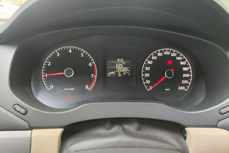 Used Volkswagen Sagitar 2012 1.6L Manual Comfort Model Instrument Cluster