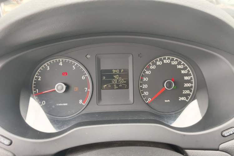 Used Volkswagen Sagitar 2012 1.6L Automatic Comfort Edition Instrument Cluster