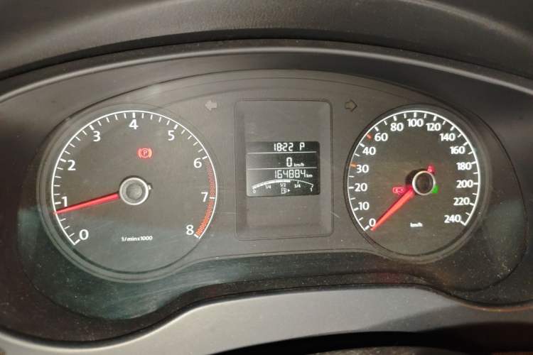 Used Volkswagen Sagitar 2012 1.6L Automatic Comfort Edition Instrument Cluster
