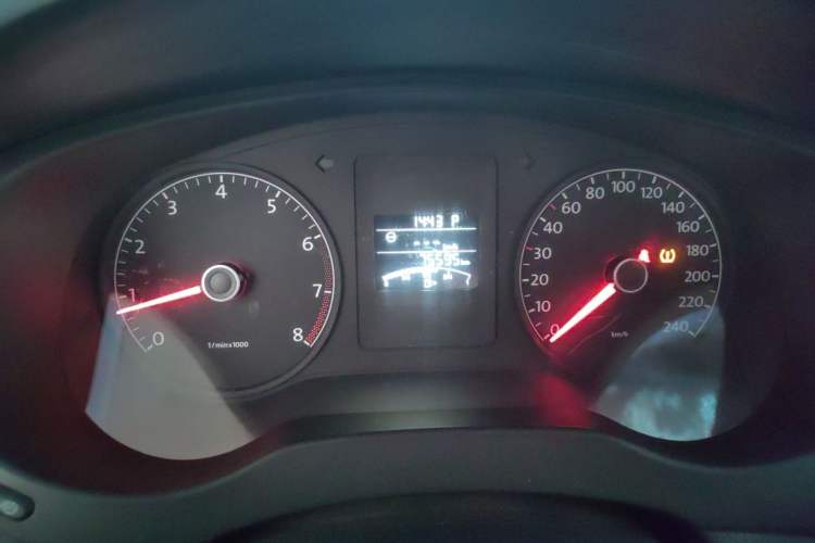 Used Volkswagen Sagitar 2012 1.6L Automatic Comfort Edition Instrument Cluster