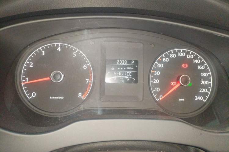 Used Volkswagen Sagitar 2012 1.6L Automatic Comfort Edition Instrument Cluster