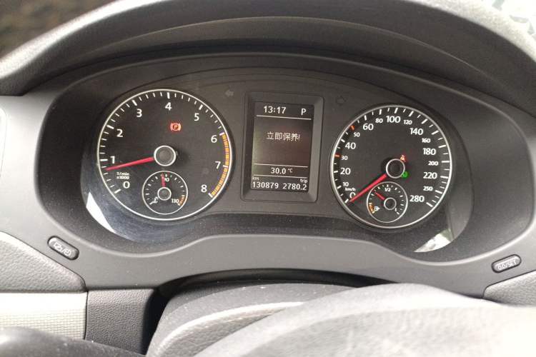 Used Volkswagen Sagitar 2012 1.4TSI Automatic Luxury Edition Instrument Cluster