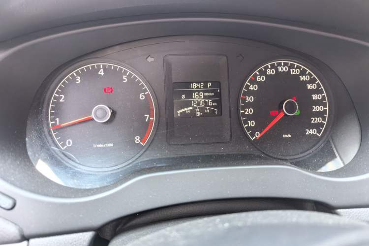 Used Volkswagen Sagitar 2012 1.6L Automatic Fashion Edition Instrument Cluster