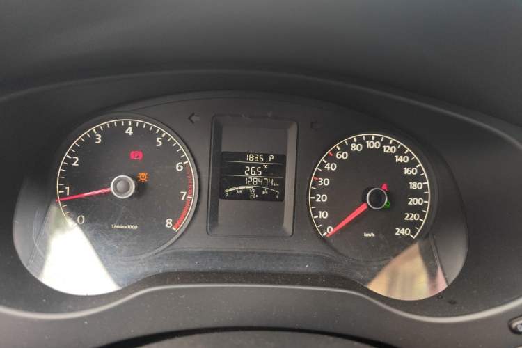 Used Volkswagen Sagitar 2012 1.6L Automatic Comfort Edition Instrument Cluster