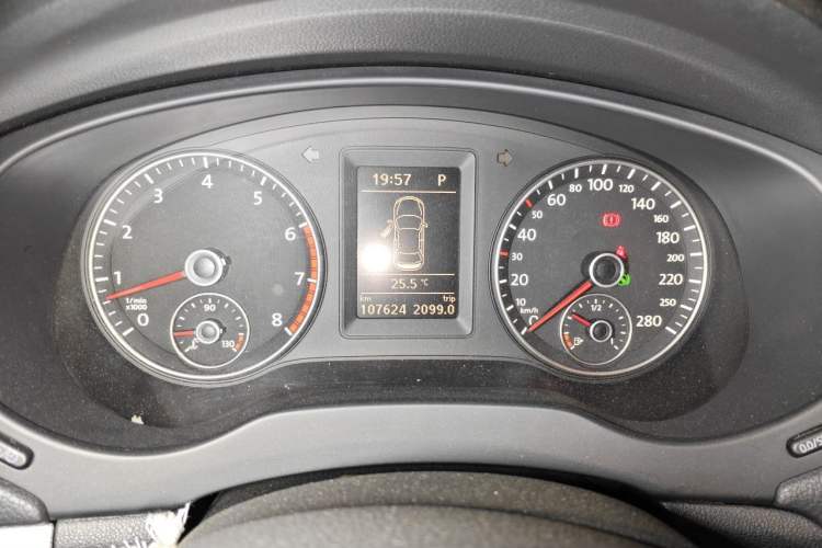 Used Volkswagen Sagitar 2012 1.4TSI Automatic Luxury Edition Instrument Cluster