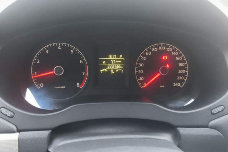 Used Volkswagen Sagitar 2012 1.6L Automatic Comfort Edition Instrument Cluster