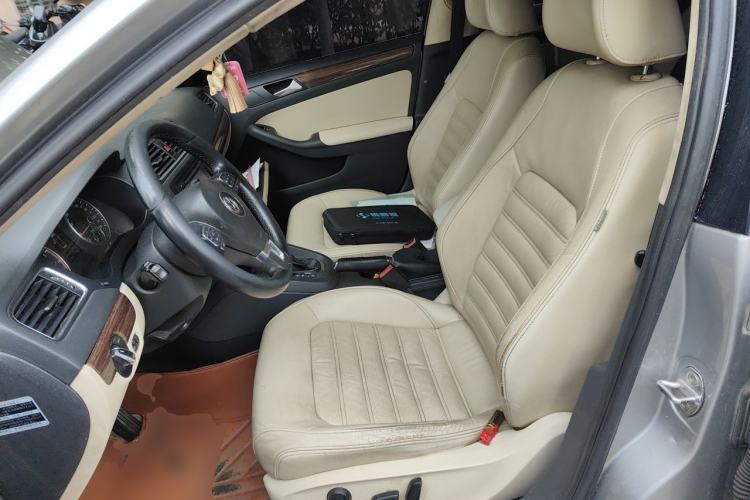 Used Volkswagen Sagitar 2012 1.4TSI Automatic Flagship Edition Left Front Seat