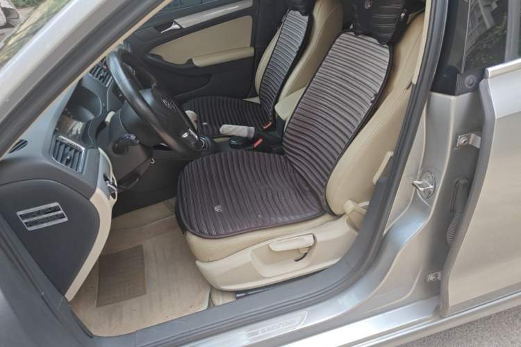 Used Volkswagen Sagitar 2012 1.6L Manual Comfort Model Left Front Seat