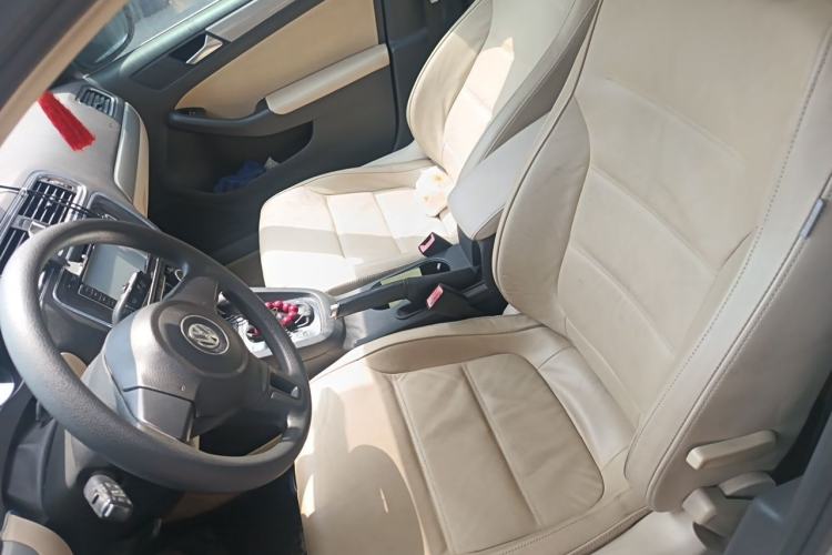 Used Volkswagen Sagitar 2012 1.6L Automatic Fashion Edition Left Front Seat