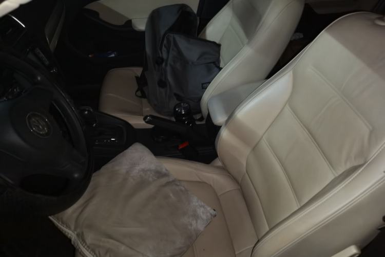 Used Volkswagen Sagitar 2012 1.6L Automatic Comfort Edition Left Front Seat
