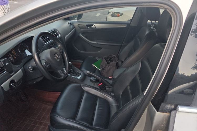 Used Volkswagen Sagitar 2012 1.4TSI Automatic Luxury Edition Left Front Seat
