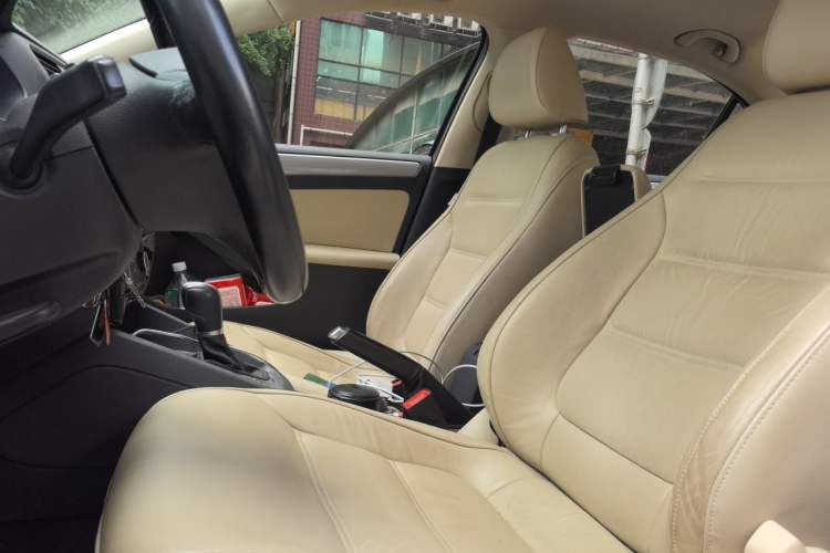Used Volkswagen Sagitar 2012 1.4TSI Automatic Luxury Edition Left Front Seat