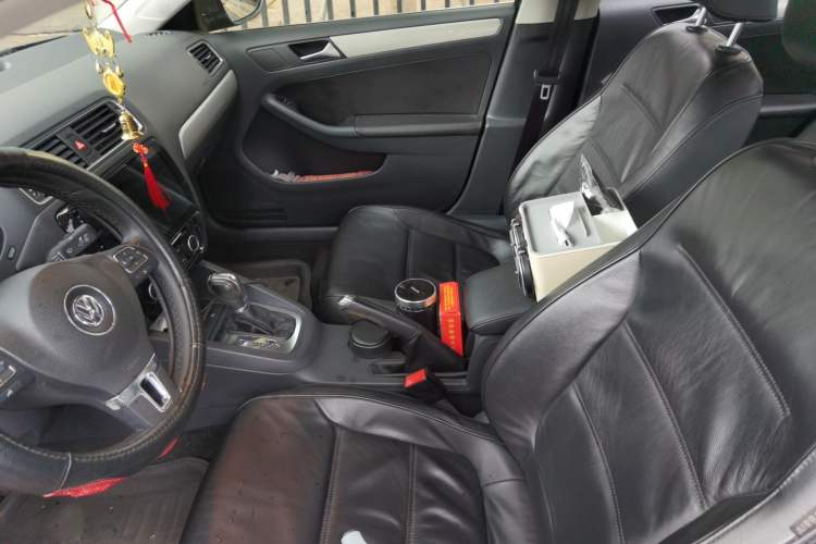 Used Volkswagen Sagitar 2012 1.4TSI Automatic Luxury Edition Left Front Seat