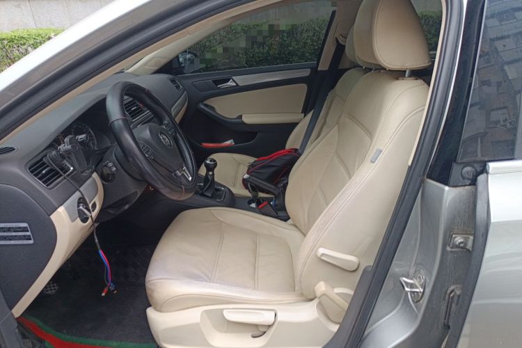 Used Volkswagen Sagitar 2012 1.4TSI Manual Luxury Model Left Front Seat