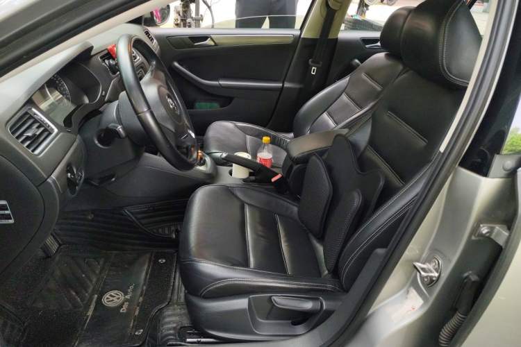 Used Volkswagen Sagitar 2012 1.4TSI Automatic Fashion Edition Left Front Seat