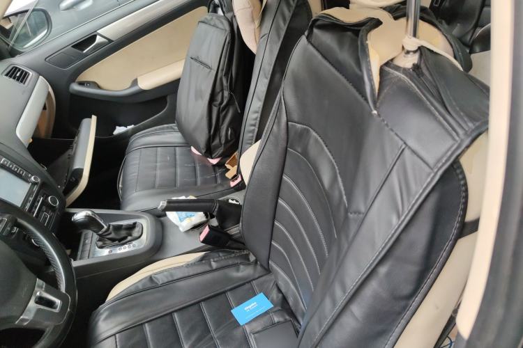 Used Volkswagen Sagitar 2012 1.4TSI Automatic Luxury Edition Left Front Seat