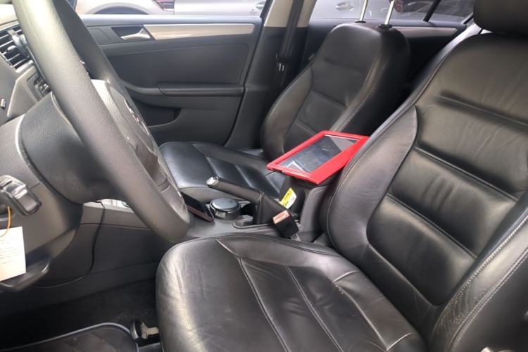Used Volkswagen Sagitar 2012 1.6L Automatic Comfort Edition Left Front Seat