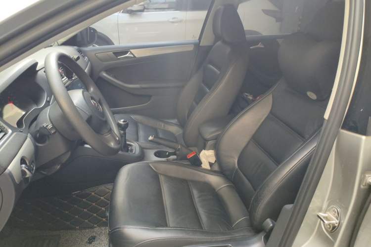 Used Volkswagen Sagitar 2012 1.6L Manual Comfort Model Left Front Seat