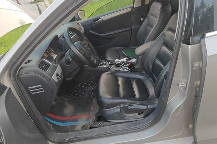 Used Volkswagen Sagitar 2012 1.6L Automatic Comfort Edition Left Front Seat
