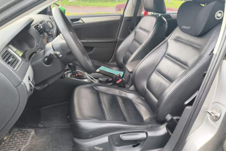 Used Volkswagen Sagitar 2012 1.6L Automatic Comfort Edition Left Front Seat