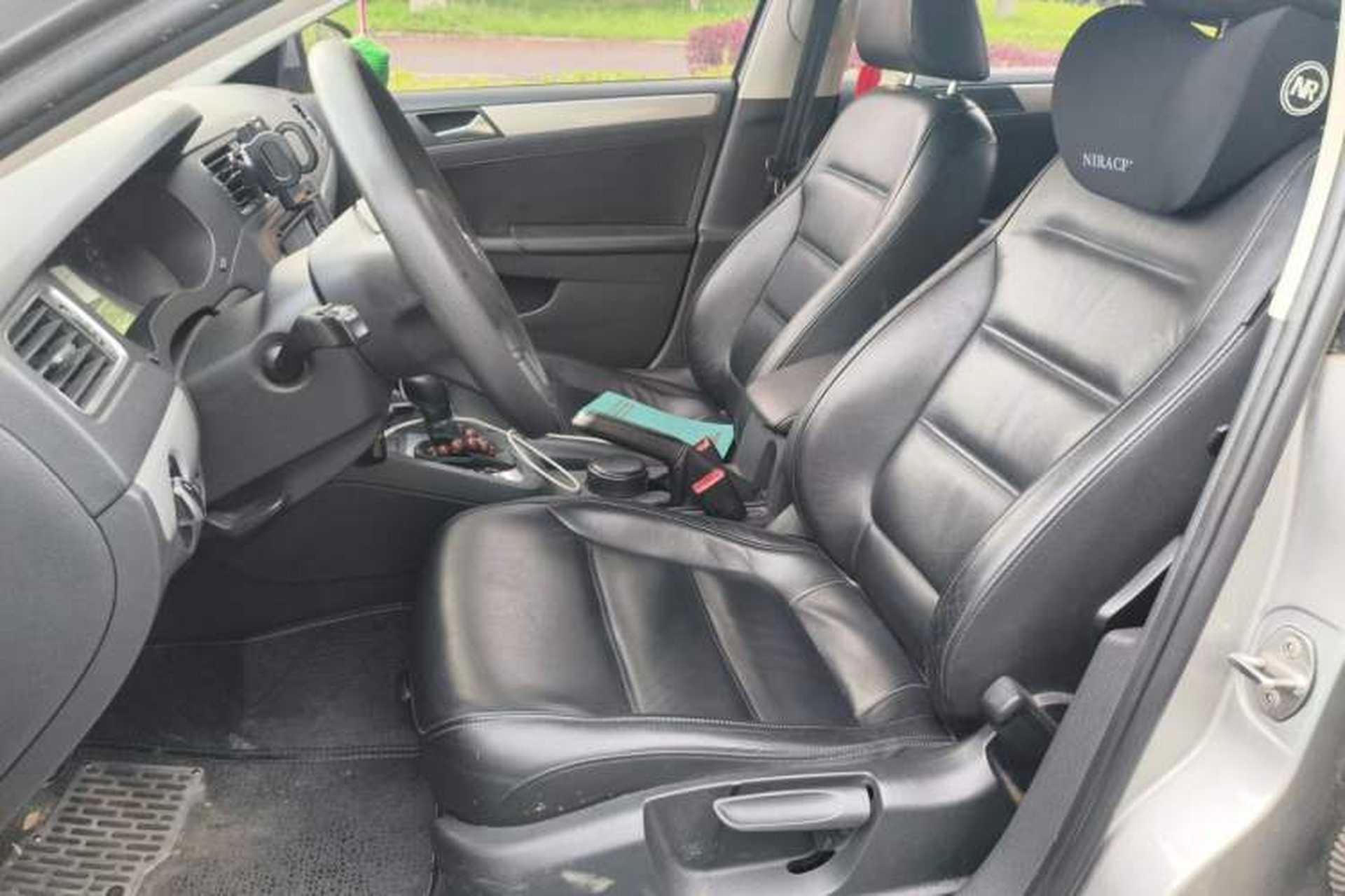 Used Volkswagen Sagitar 2012 1.6L Automatic Comfort Edition Left Front Seat
