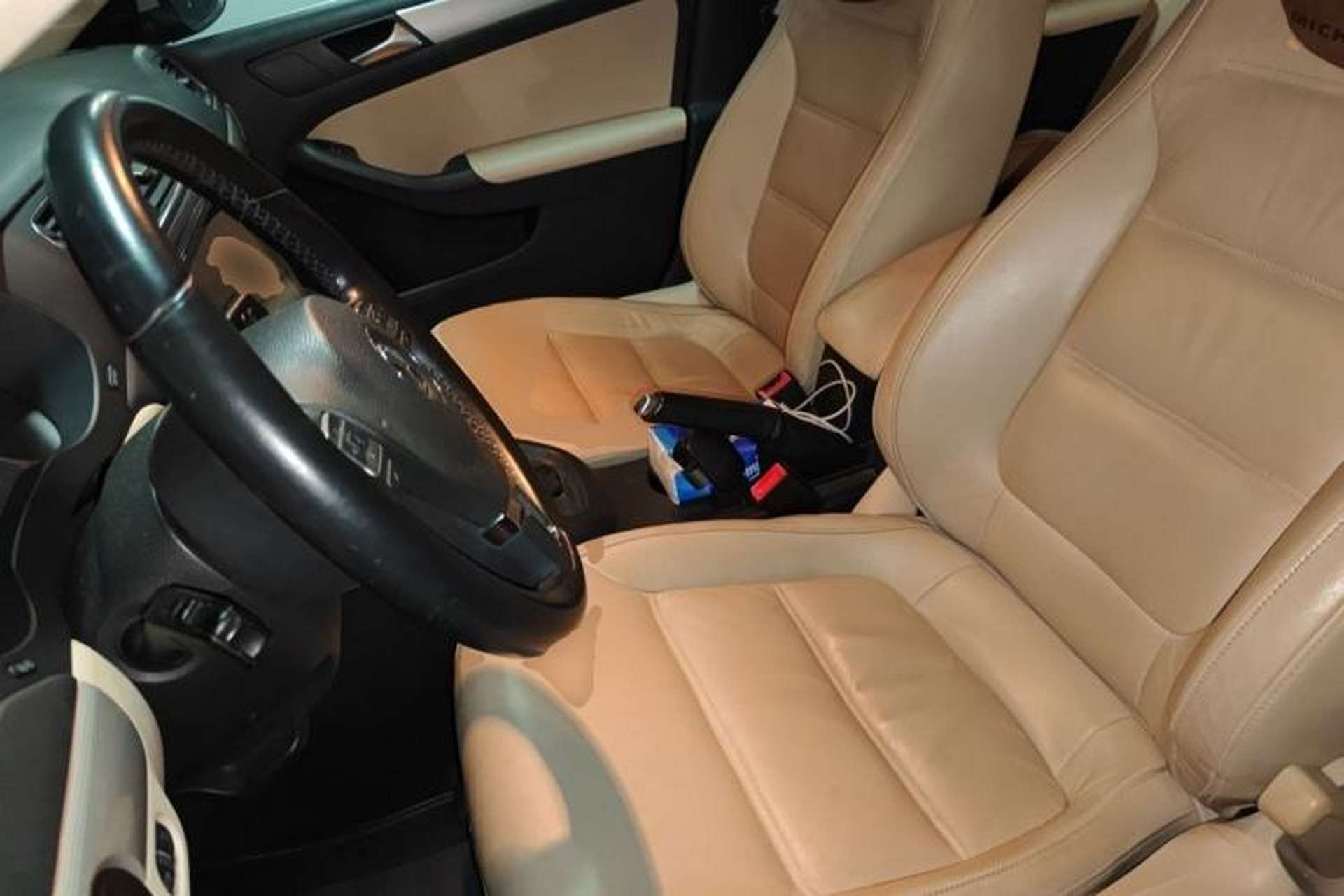 Used Volkswagen Sagitar 2012 1.4TSI Automatic Luxury Edition Left Front Seat