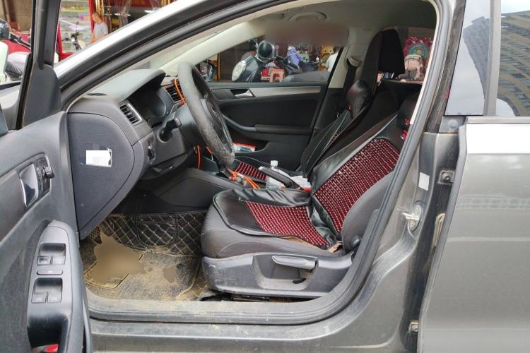 Used Volkswagen Sagitar 2012 1.6L Automatic Fashion Edition Left Front Seat