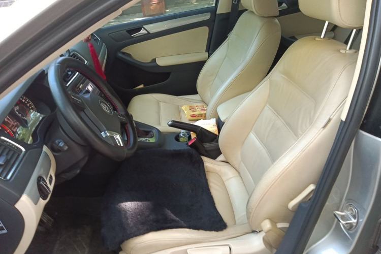 Used Volkswagen Sagitar 2012 1.4TSI Automatic Luxury Edition Left Front Seat