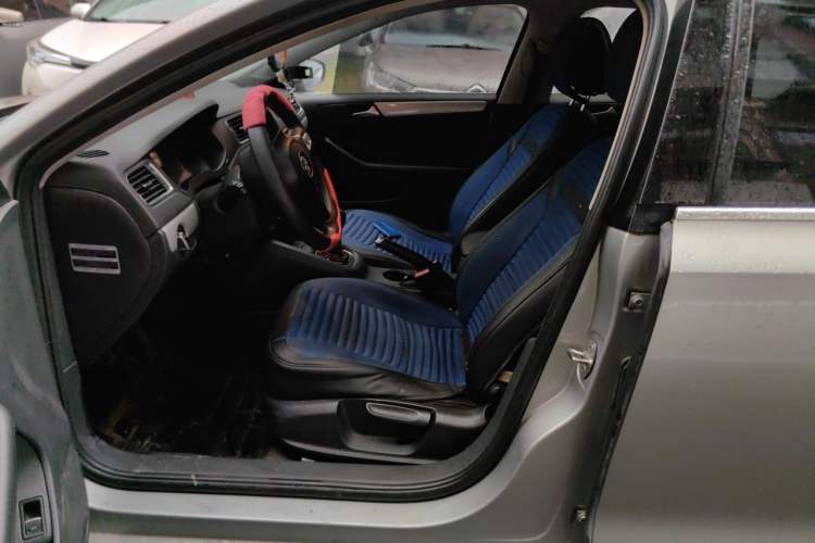 Used Volkswagen Sagitar 2012 1.6L Manual Comfort Model Left Front Seat