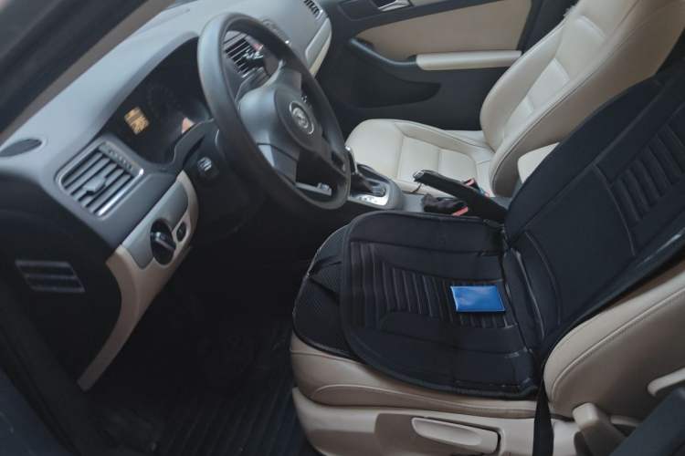 Used Volkswagen Sagitar 2012 1.6L Automatic Comfort Edition Left Front Seat