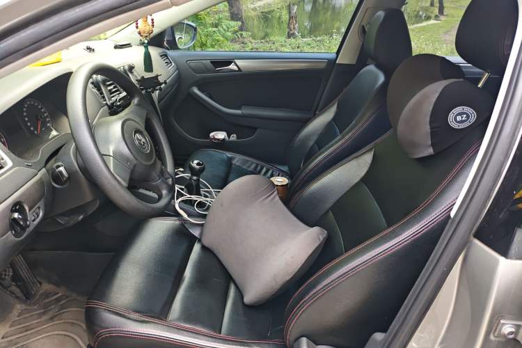 Used Volkswagen Sagitar 2012 1.6L Manual Fashion Edition Left Front Seat