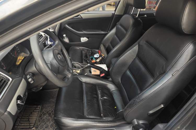 Used Volkswagen Sagitar 2012 1.6L Automatic Comfort Edition Left Front Seat