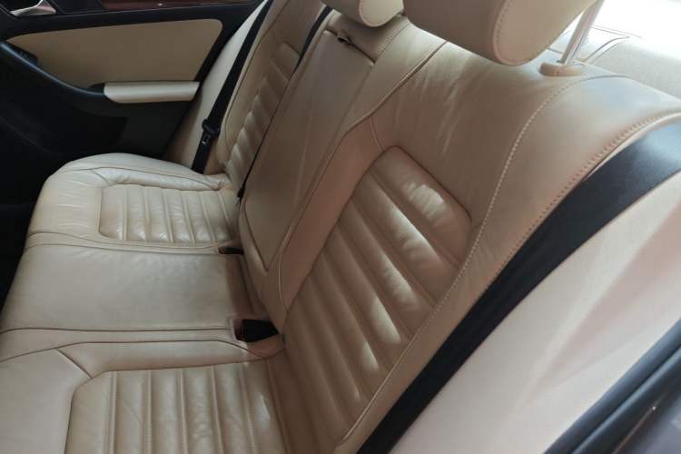 Used Volkswagen Sagitar 2012 1.8TSI Automatic Flagship Edition Left Rear Seat