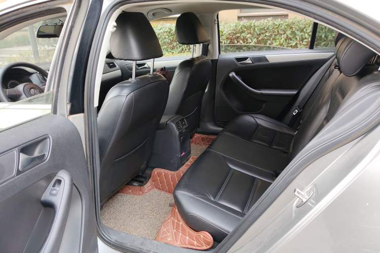 Used Volkswagen Sagitar 2012 1.6L Manual Comfort Model Left Rear Seat