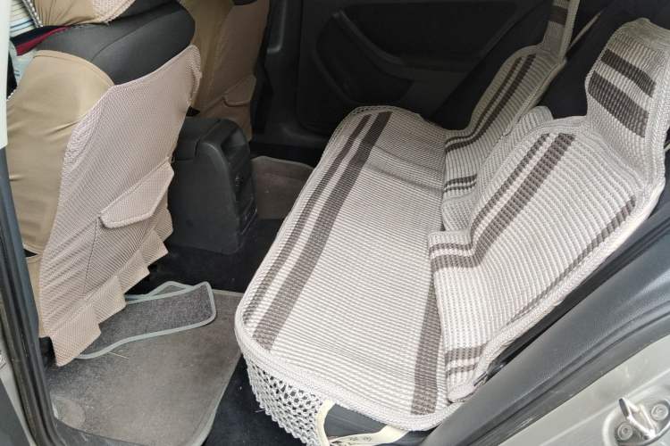 Used Volkswagen Sagitar 2012 1.6L Automatic Fashion Edition Left Rear Seat
