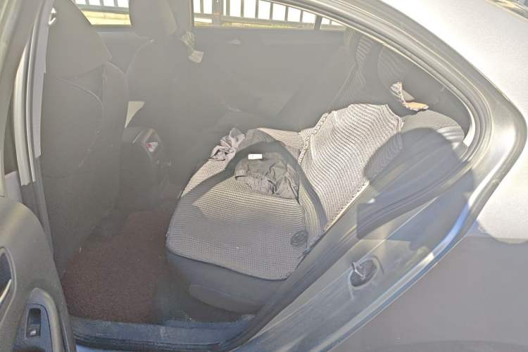 Used Volkswagen Sagitar 2012 1.6L Automatic Fashion Edition Left Rear Seat