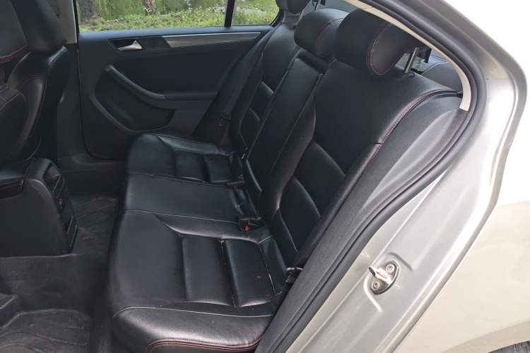 Used Volkswagen Sagitar 2012 1.6L Manual Fashion Edition Left Rear Seat