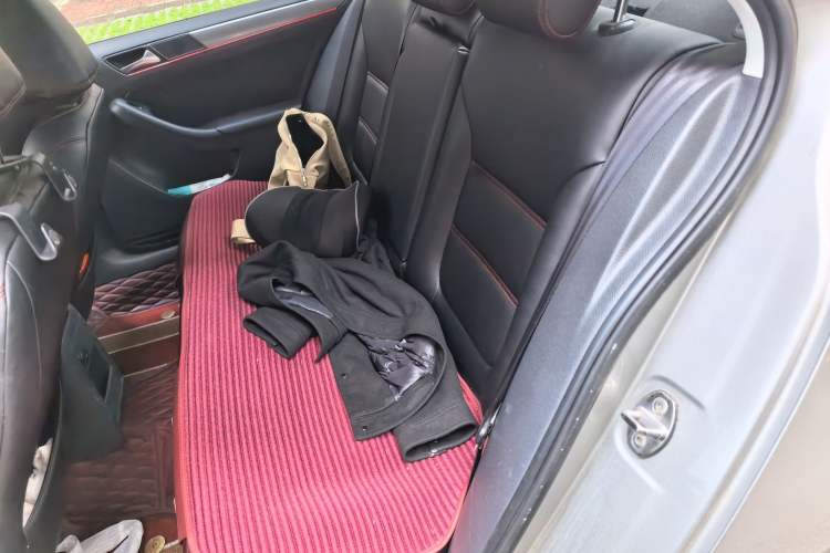Used Volkswagen Sagitar 2012 1.6L Automatic Fashion Edition Left Rear Seat