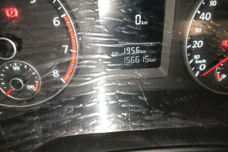 Used Volkswagen Sagitar 2012 1.4TSI Automatic Fashion Edition Odometer Close Up