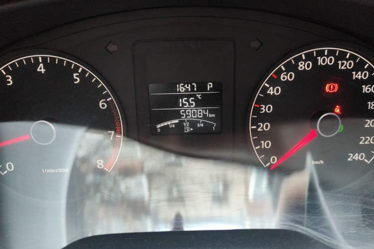 Used Volkswagen Sagitar 2012 1.6L Automatic Comfort Edition Odometer Close Up