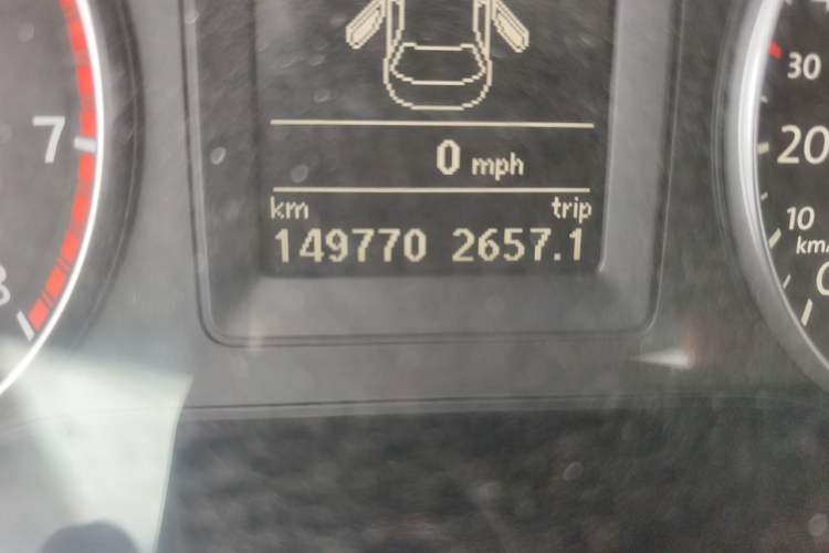 Used Volkswagen Sagitar 2012 1.4TSI Automatic Luxury Edition Odometer Close Up