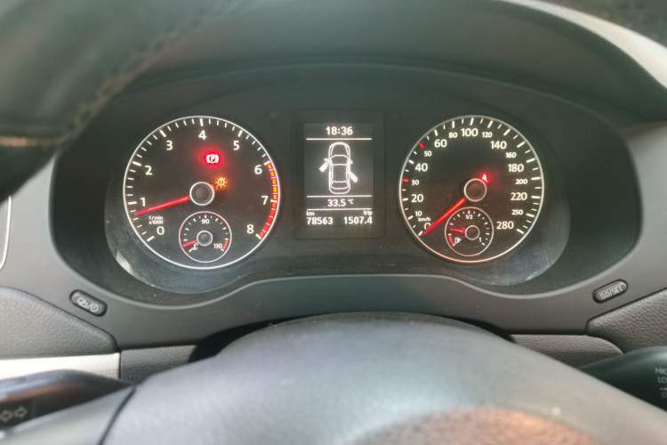 Used Volkswagen Sagitar 2012 1.4TSI Manual Luxury Model Odometer Close Up