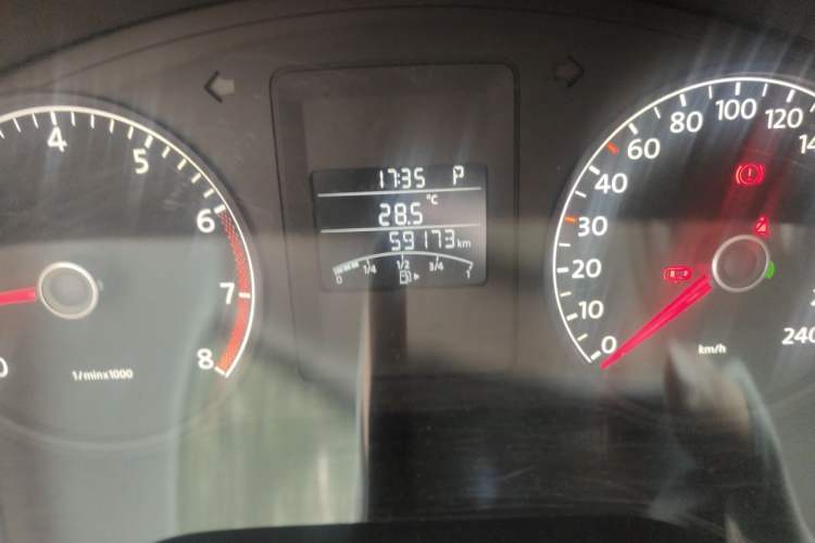 Used Volkswagen Sagitar 2012 1.6L Automatic Comfort Edition Odometer Close Up